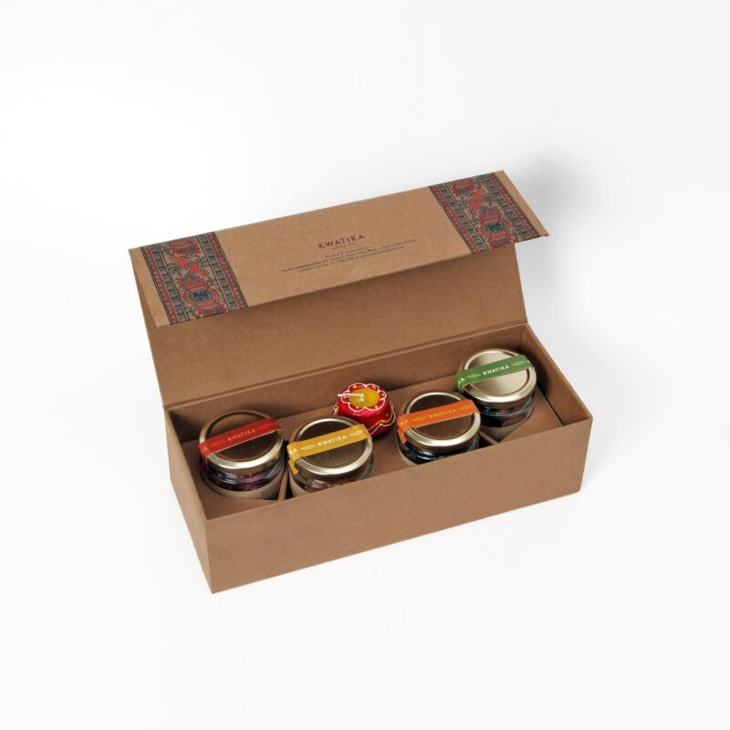 The Exclusive BERRIES Gift Pack with Decorative Matki Diya